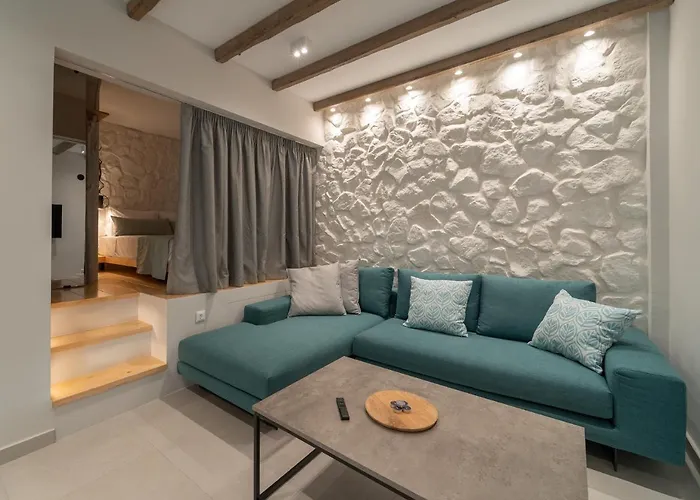 Tis Yayas Apartments