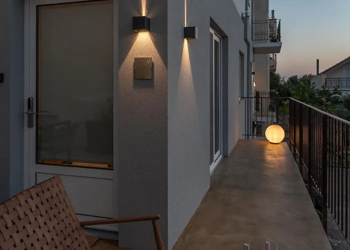Tis Yayas Apartments